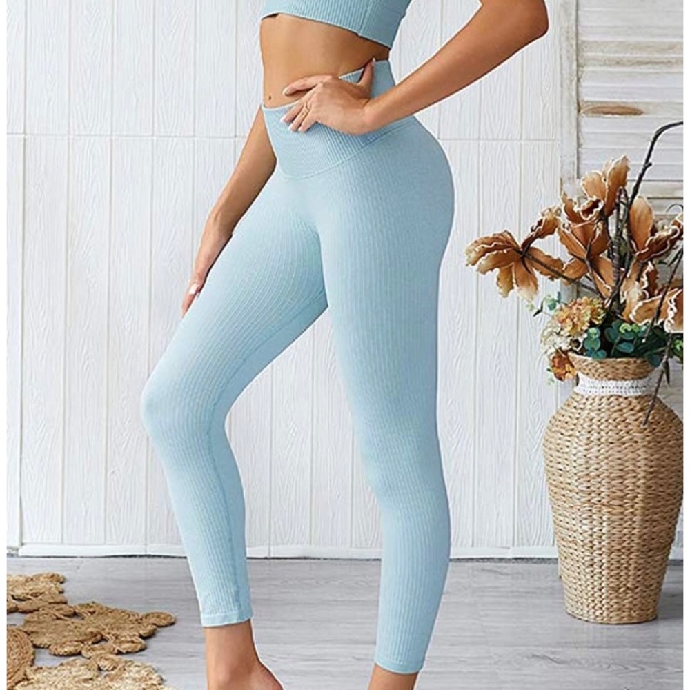 Light blue rubbed leggings - size S